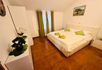 Villa Tony allows 18 year olds to book a room