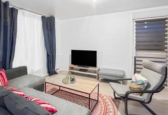 Joyau de Pantin has Balcony rooms