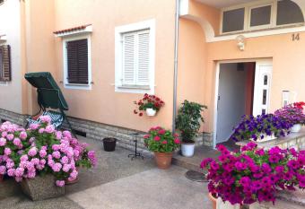 Apartments Dilja has Smoking/Balcony rooms