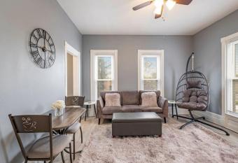 Retreat Suite 3 Modern Getaway allows 18 year olds to book a room