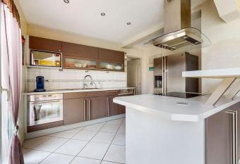 Maison quartier r  sidentiel has Balcony rooms