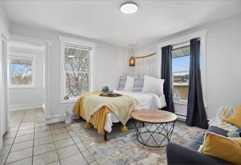 Unit 5: Sun drenched studio with tranquil vibes allows 18 year olds to book a room