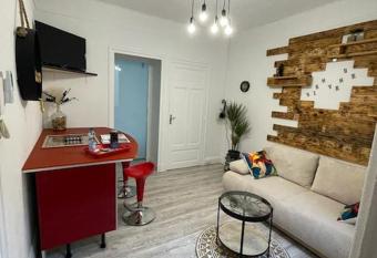 Le Nid du Phoenix - Proche Thermes allows 18 year olds to book a room