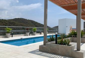 APARTAMENTO EN GAIRA PLAYA SALGUERO SANTA MARTA has Balcony rooms