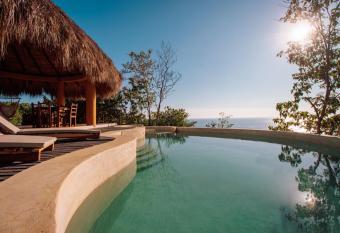 Hotel Ruunda has Smoking/Balcony rooms