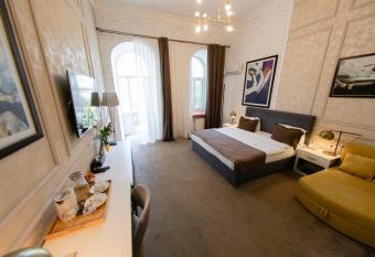 Zimmer Boutique Hotel allows 18 year olds to book a room
