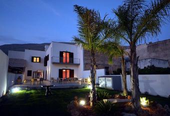 Rotte e Sentieri B&B allows 18 year olds to book a room