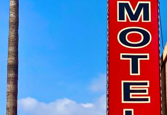 4 Star Motel allows 18 year olds to book a room