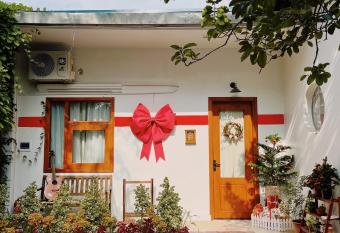 1.H  me has Balcony rooms