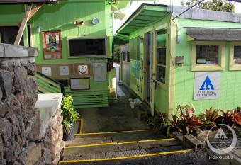 Hostel Honolulu allows 18 year olds to book a room