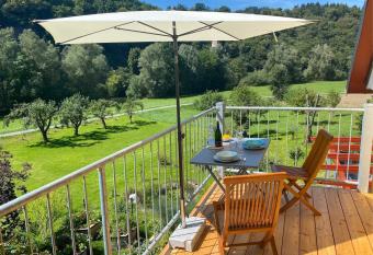 Kleine-Radoase Ferienwohnung mit Super- Aussicht has Balcony rooms