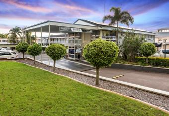 Park Motor Inn has Balcony rooms