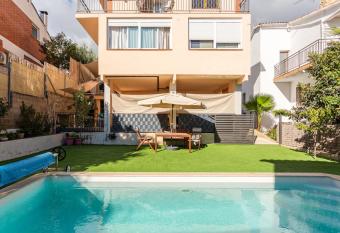 Durero has Balcony rooms