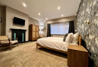 Kyoto Rooms Winchester allows 18 year olds to book a room