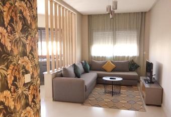 Beautiful apartment next to airport Mohamed V has Balcony rooms