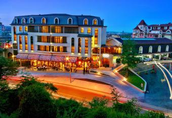 Retro Hotel has Balcony rooms