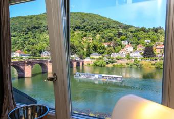 BS Luxury Suites allows 18 year olds to book a room