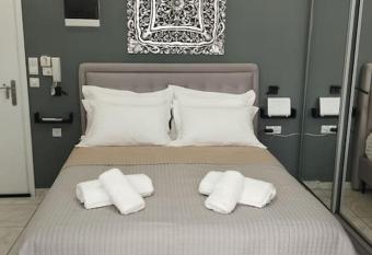 Kentrikon Guest House has Balcony rooms