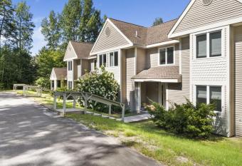 New host! Exceptional Sunday River Ski In Ski Out Condo has Balcony rooms