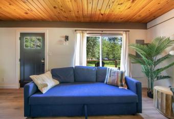 R & R Chalet at Mt. Rainier allows 18 year olds to book a room