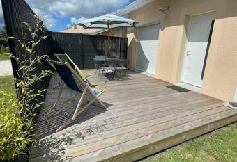 Le Porge location T2 neuf has Balcony rooms