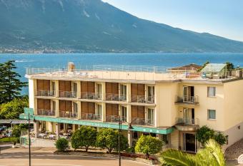Hotel Sogno del Benaco has Balcony rooms