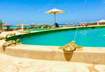 Luna Blu Sea View has rooms with a private hot tub