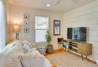 College View Casita allows 18 year olds to book a room