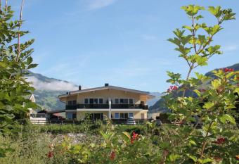 Alpen-Apart has Balcony rooms