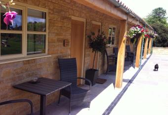 The Cholmeley Arms has Balcony rooms