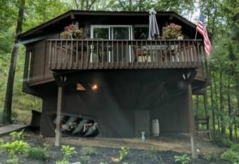Round Cabin - 5 Min to Bedford PA - Deck - Hike- Golf has Balcony rooms