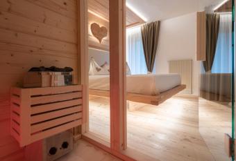 Baita Velon has Balcony rooms