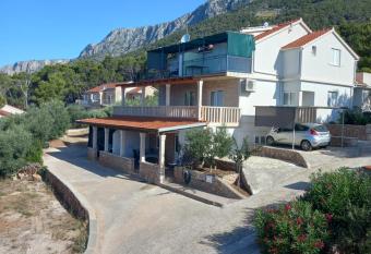 Apartments Berti has Balcony rooms