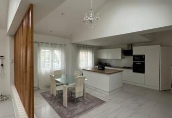 Le mar  chal has Balcony rooms