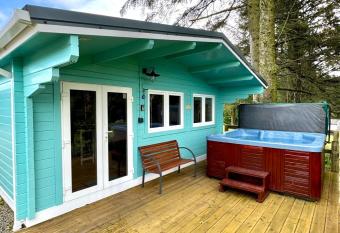 Glenariff Forest Larch Cabin has rooms with a private hot tub