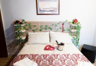 Affitta Camera Don Vittorio - Napoli PortaCapuana has Balcony rooms