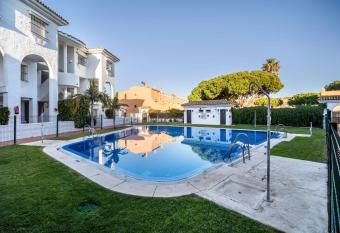 Casa Amparo Sancti Petri has Balcony rooms