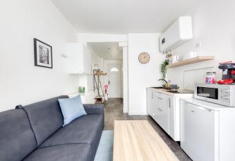 Studio Cosy - proche Paris & Stade de France allows 18 year olds to book a room