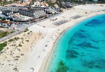 Castillo Holiday Home has Balcony rooms