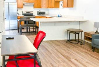 Cozy 2BR and 1BA in Macomb, IL has Balcony rooms