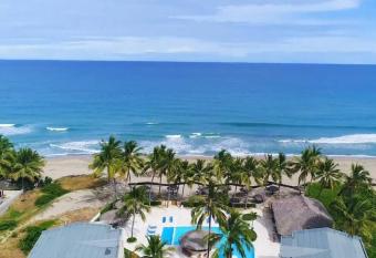 Beautiful Beachfront Penthouse 2 Bdrm 2 Bath Condo has Balcony rooms