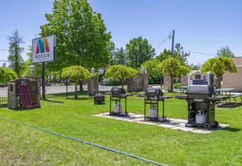 Mozaik Motel allows 18 year olds to book a room