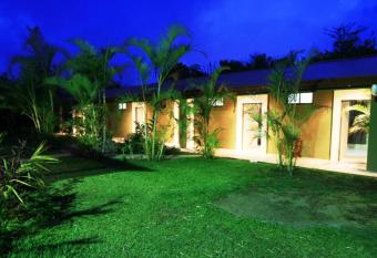 B&B Garden Grecia has Balcony rooms