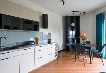 CityCenterLuxuryApartmentI11-35 has Balcony rooms