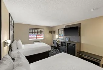 Guest house for group of 8 people has Balcony rooms