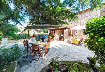 Apartment Pino has Balcony rooms