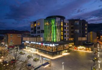 Hotel Vema allows 18 year olds to book a room