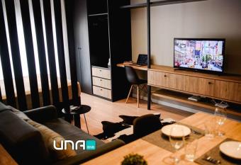 Loft cosmopolita no Parque Una allows 18 year olds to book a room