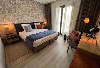 Hotel Ben Batouta - Tanger allows 18 year olds to book a room