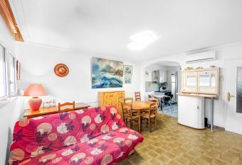 HerblainHaven has Balcony rooms